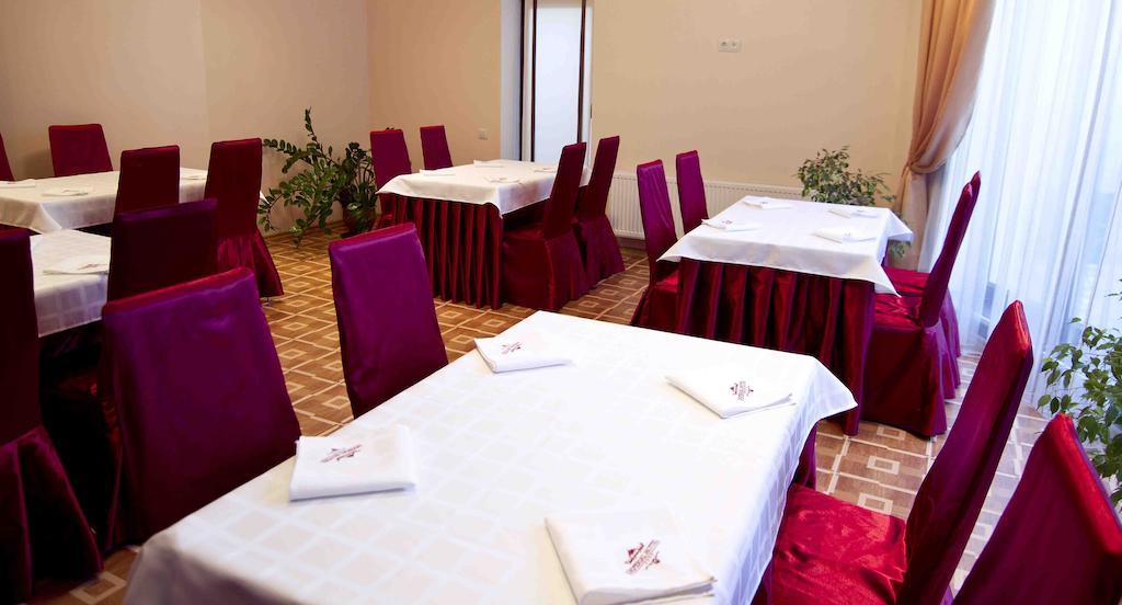 Imperial Hotel Кишинев Екстериор снимка